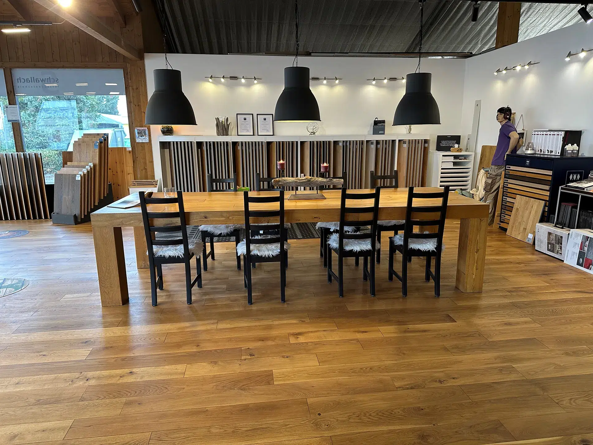 Schwallach Showroom 2025 2 1920